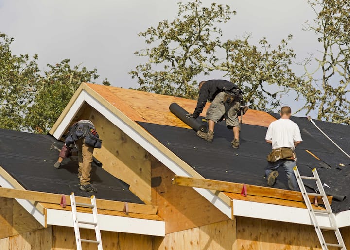 Professional roofers in Lithia Springs